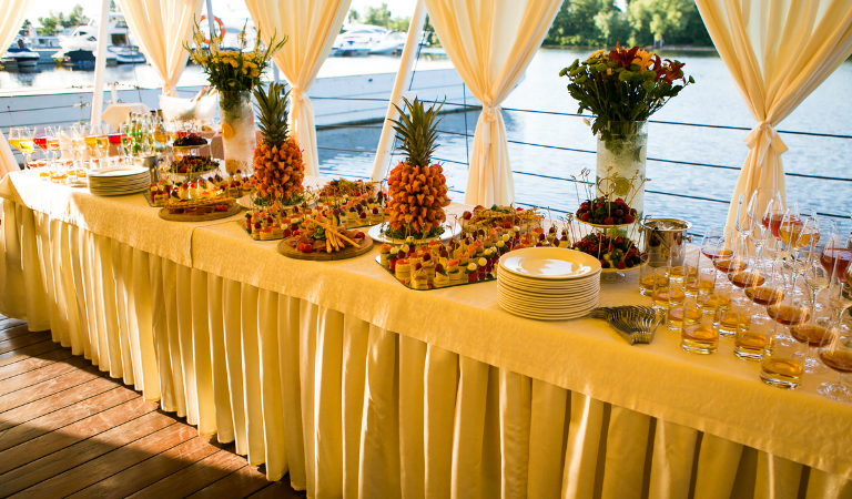How to Make Your Wedding Catering Stand Out